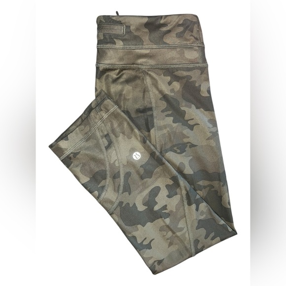 Lululemon Wunder Under Leggings - Camo, Size 6 - Picture 1 of 3